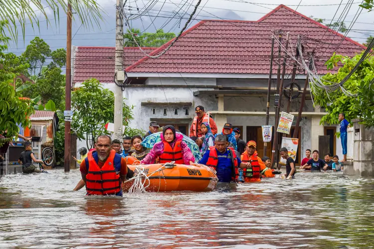 Indonésie : Sumatra-Nord frappé par des inondations meurtrières