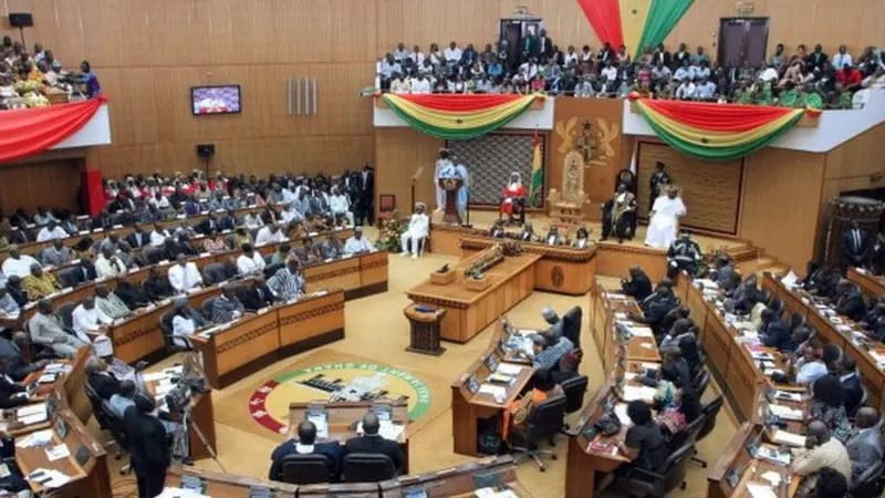 Le Ghana suspend temporairement ses travaux parlementaires à cause d'un différend juridique