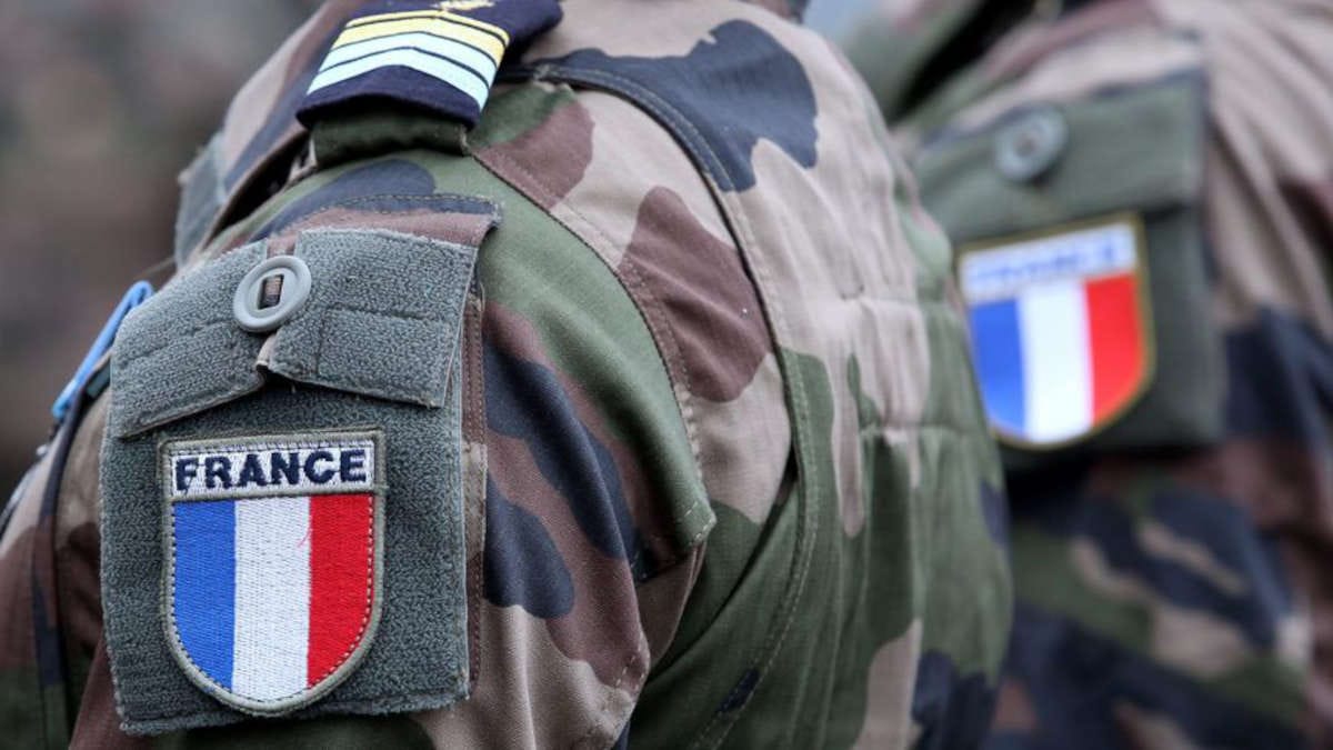 La France réduit sa présence militaire en Afrique